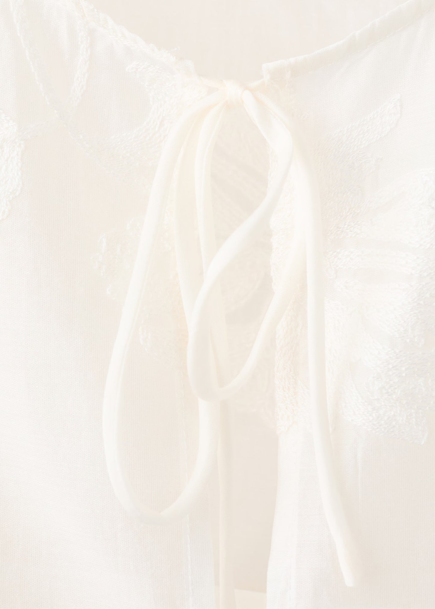 Lyocell blouse with floral embroidery