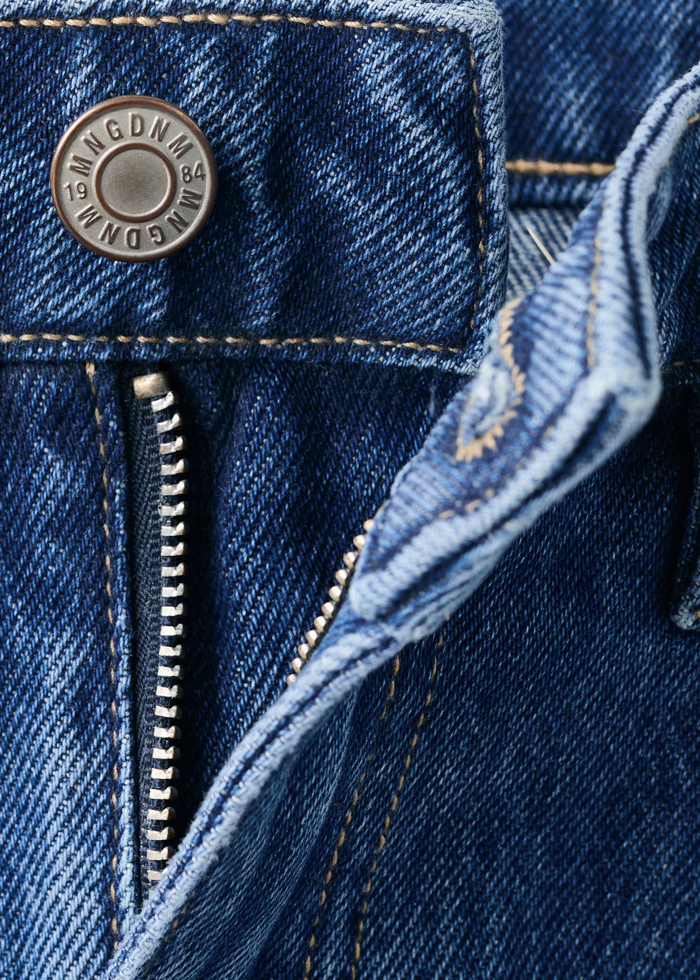 High-waisted barrel jeans