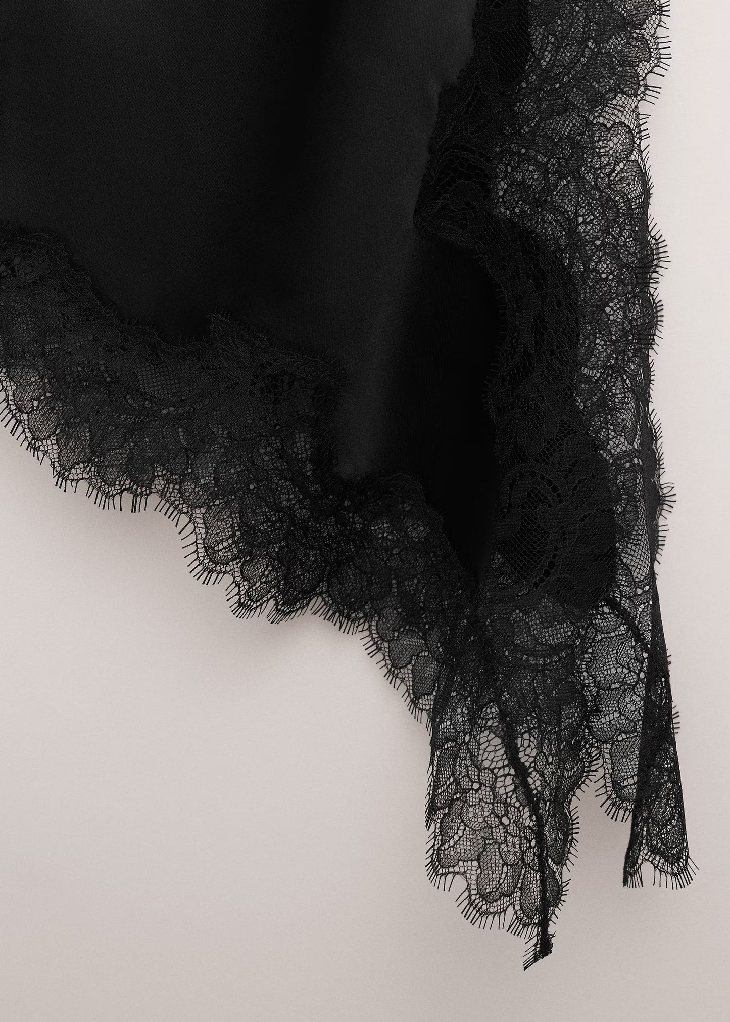 Satin asymmetric short skirt with lace