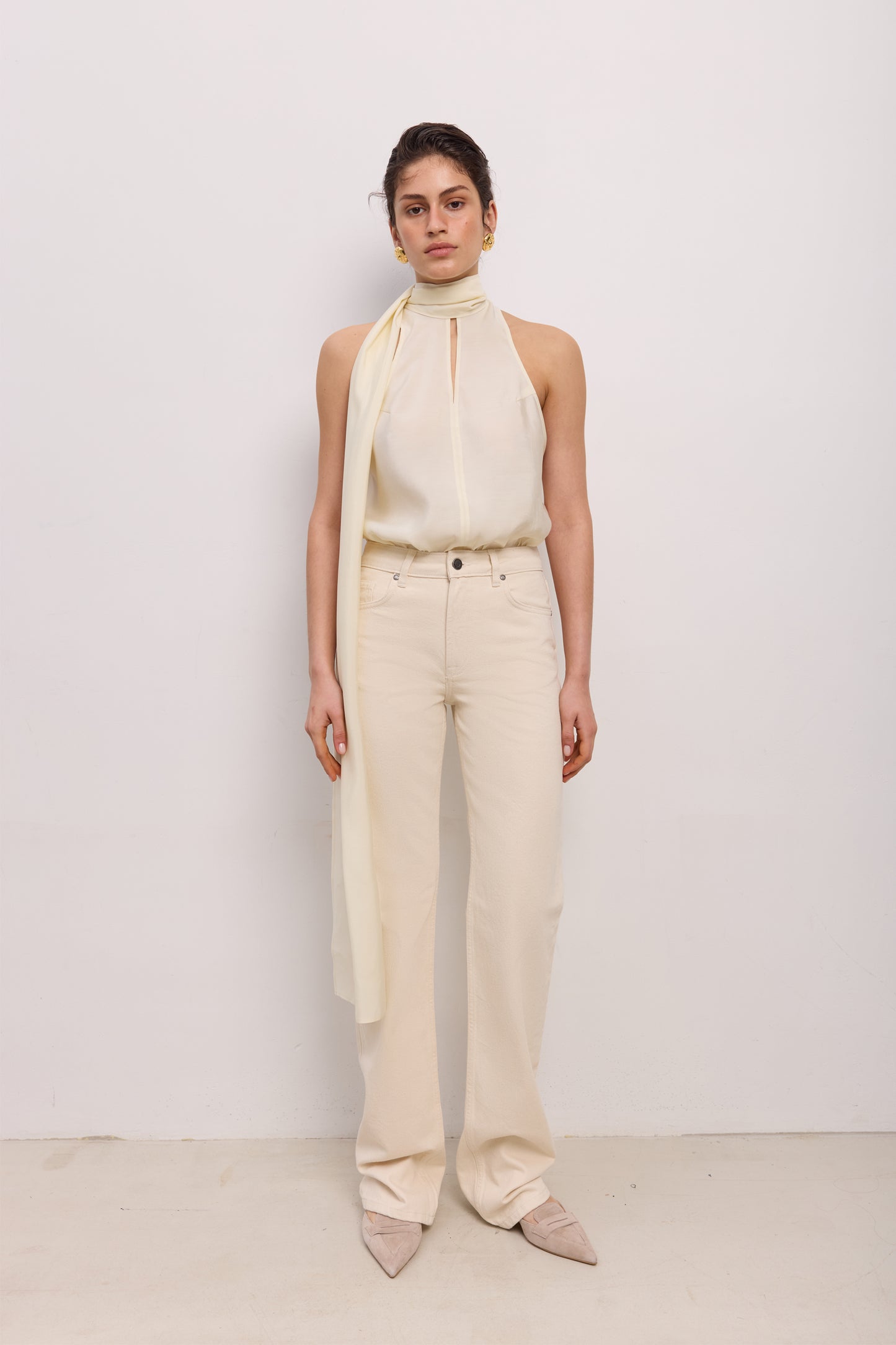 Straight-leg jeans