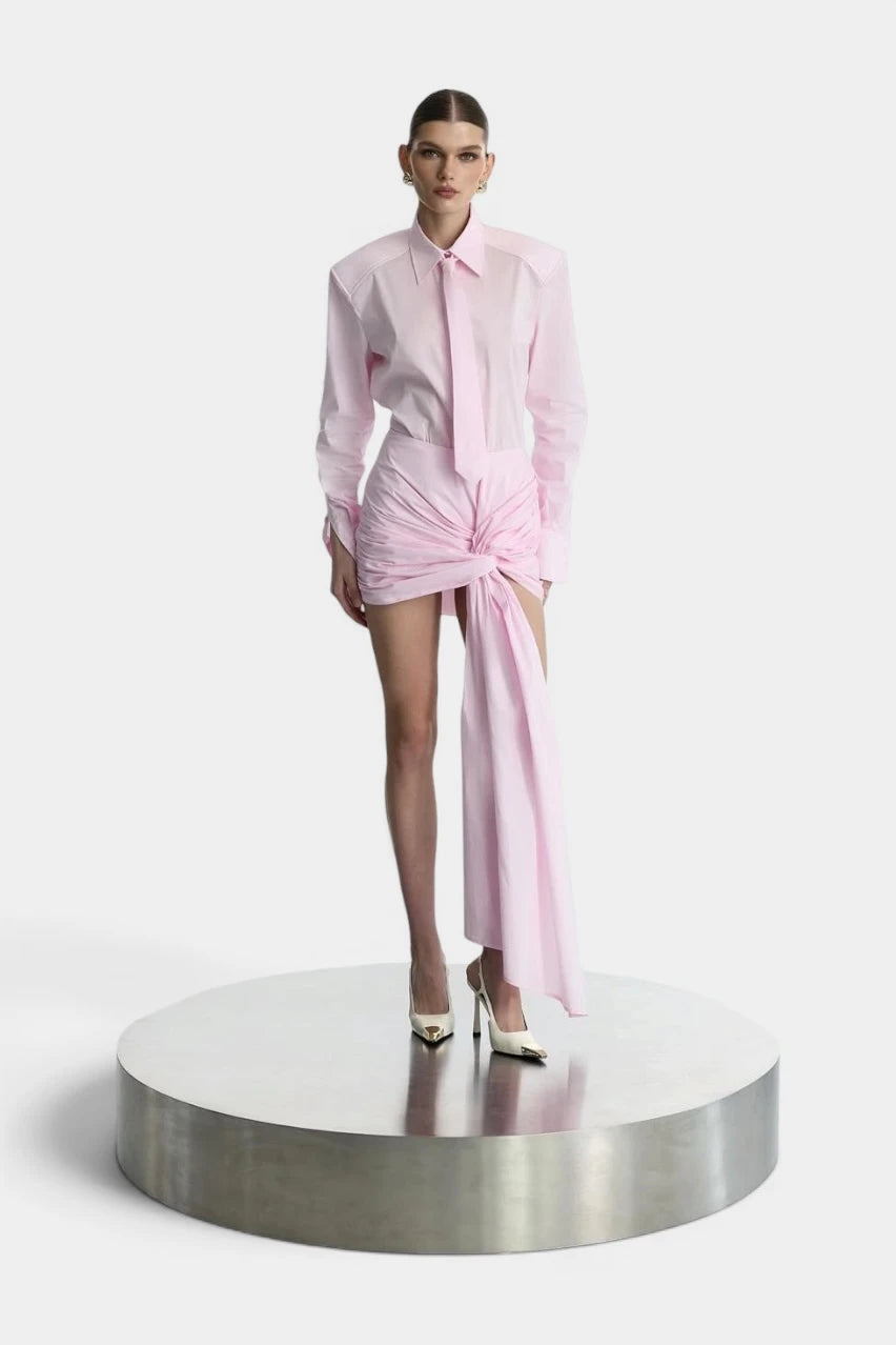 Pink skirt with a knot detail