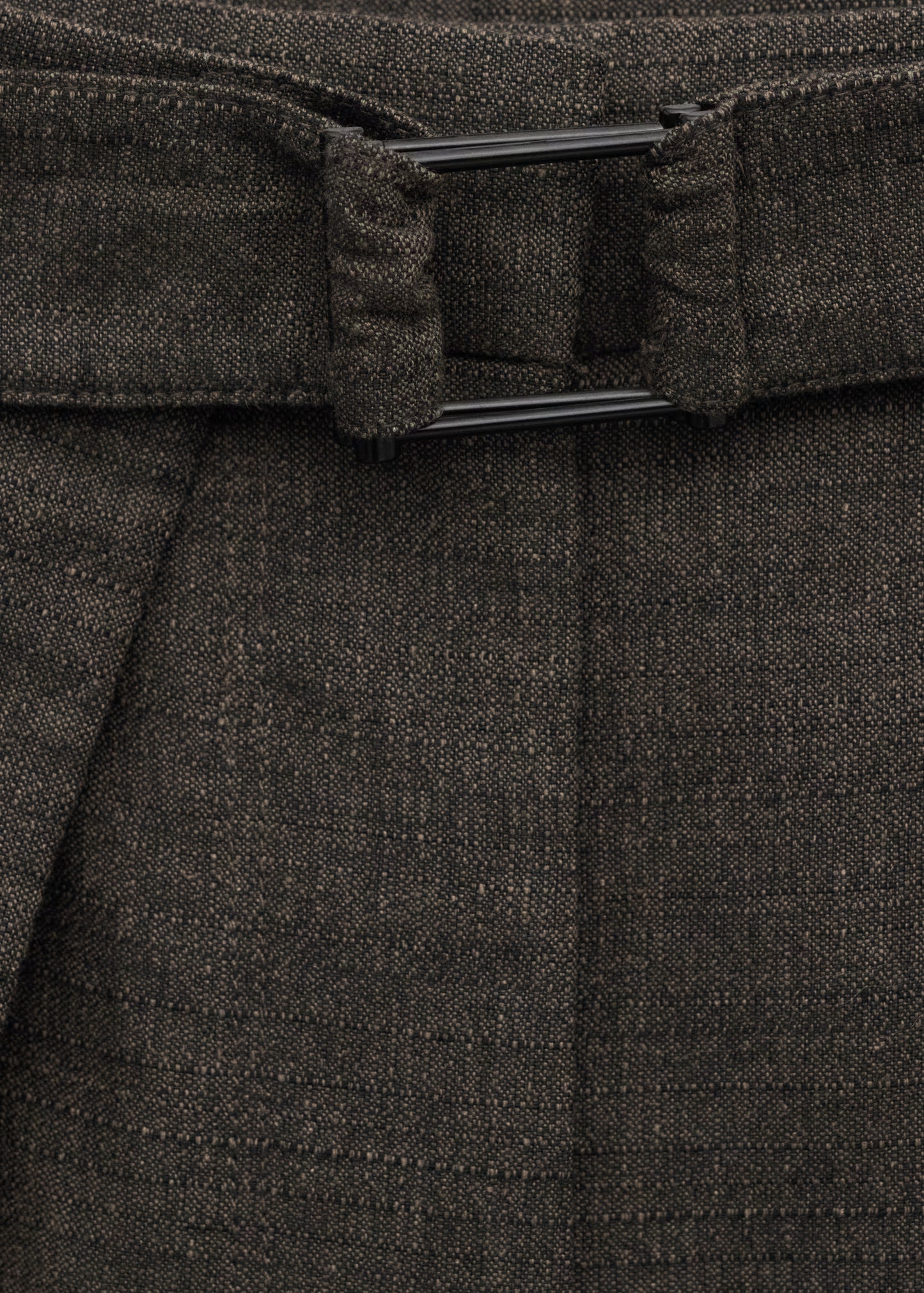 Pleated trousers with belt