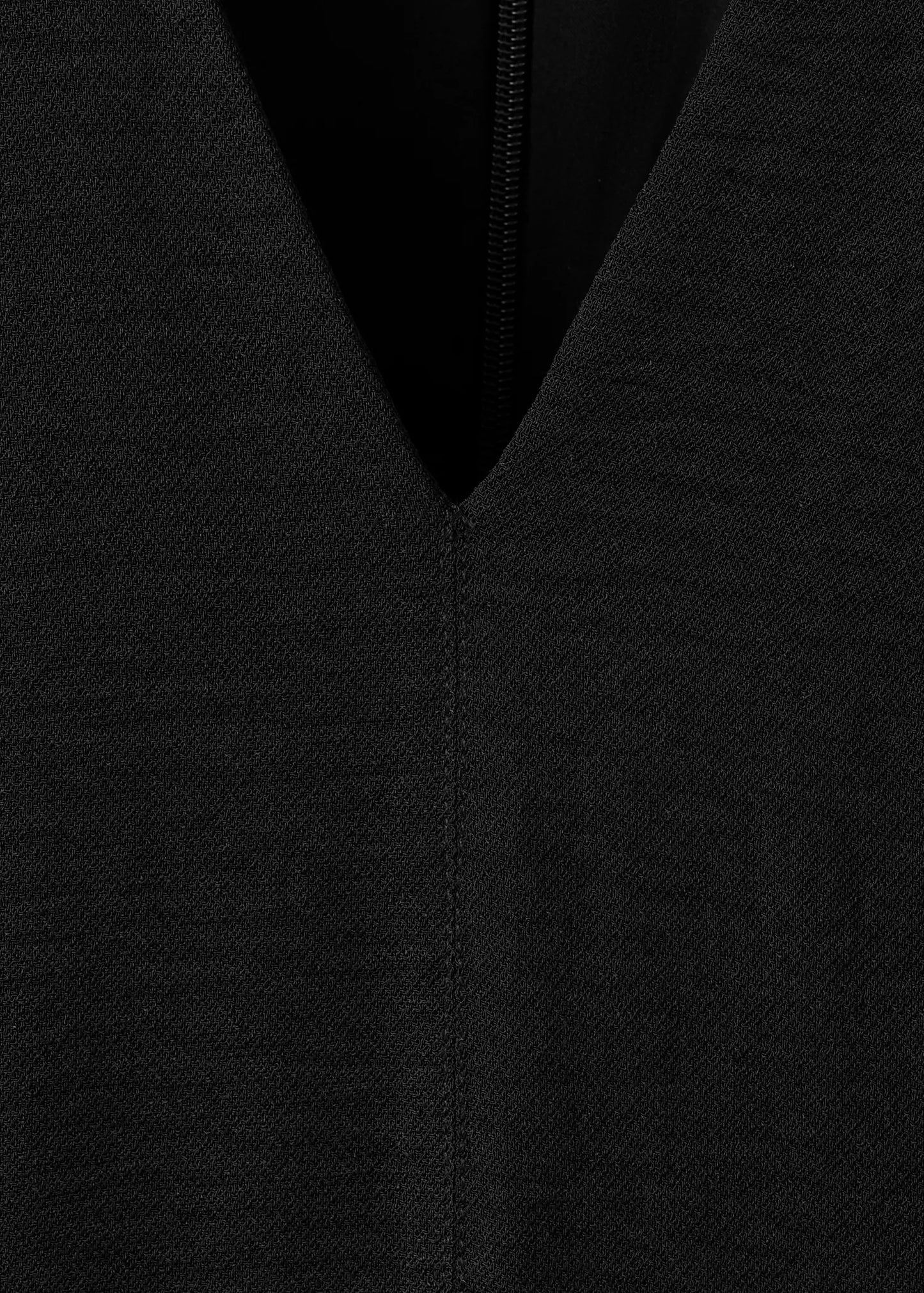 Flounce dress with V-neck