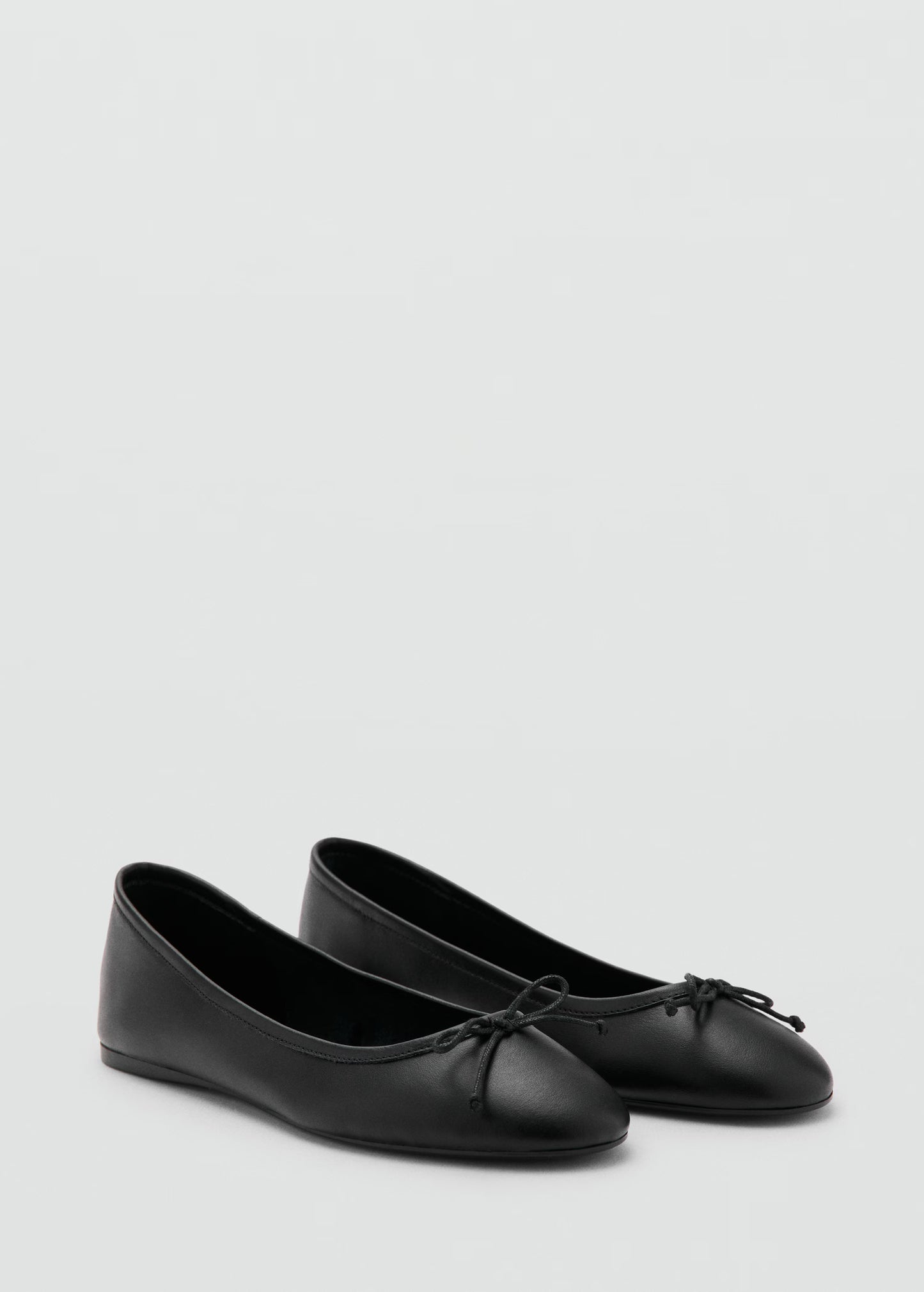 Leather ballet flats with bow
