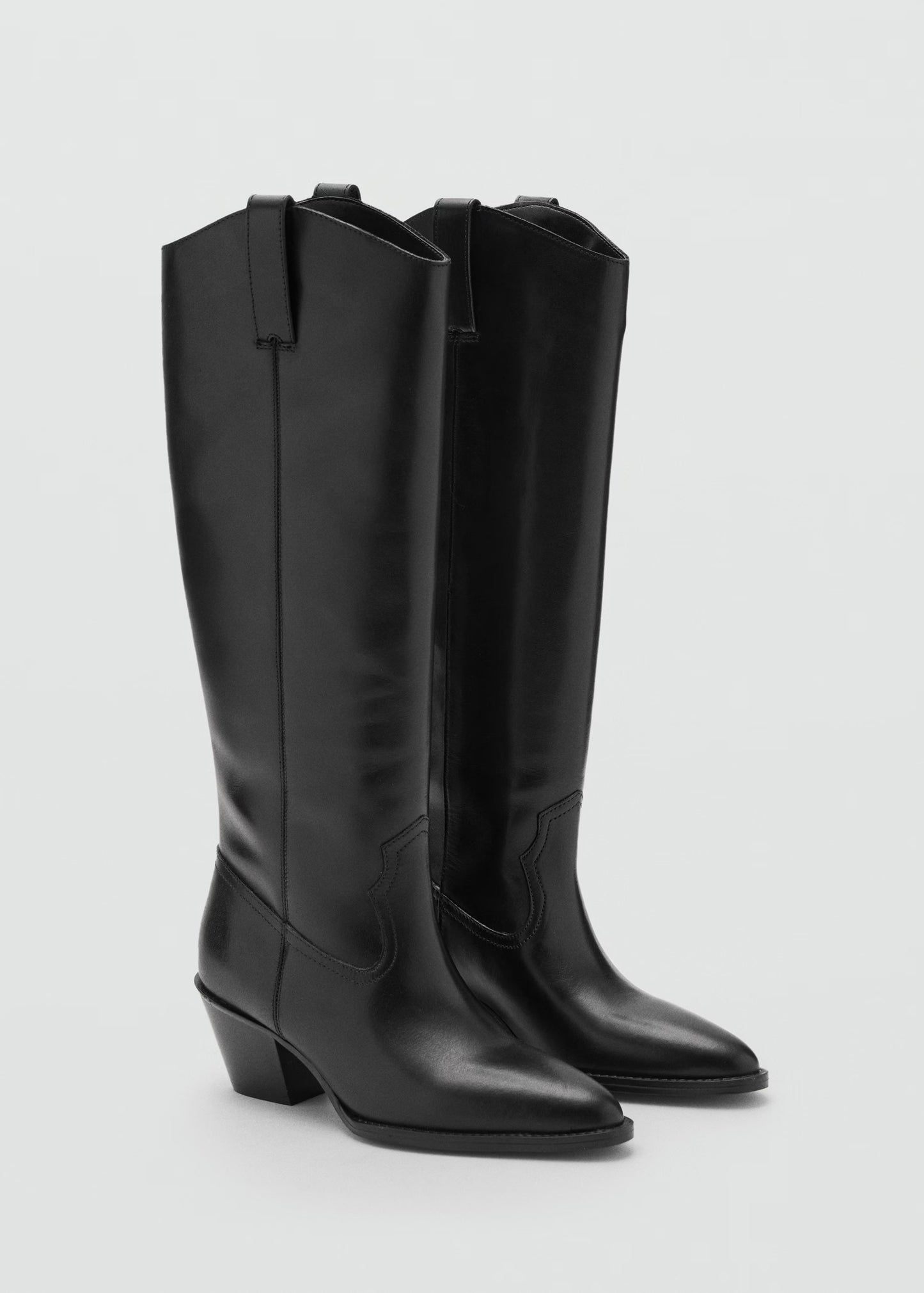 Heeled leather boots