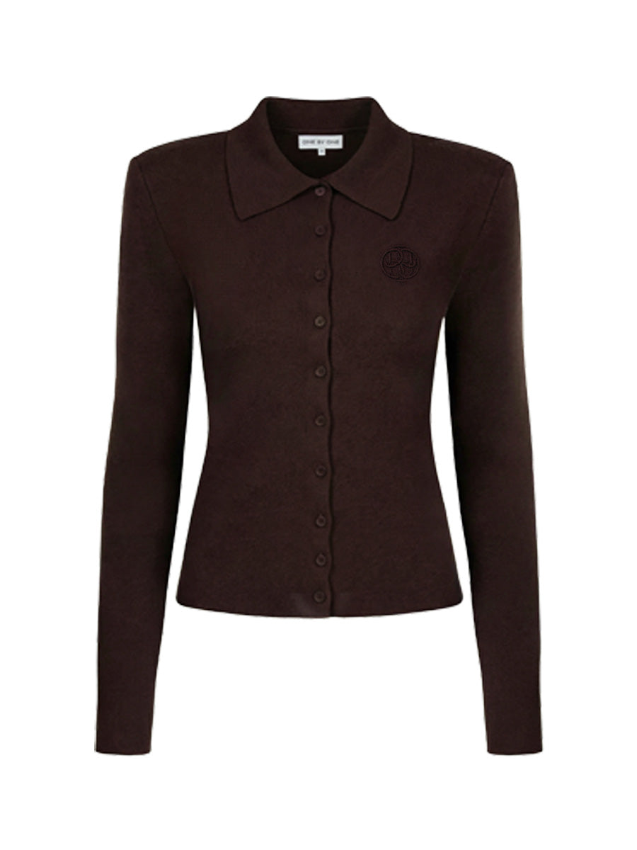 Fitted brown button-up cardigan with a brand detail