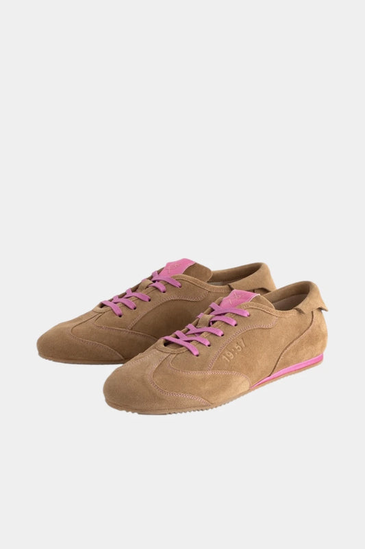 Light brown leather sneakers