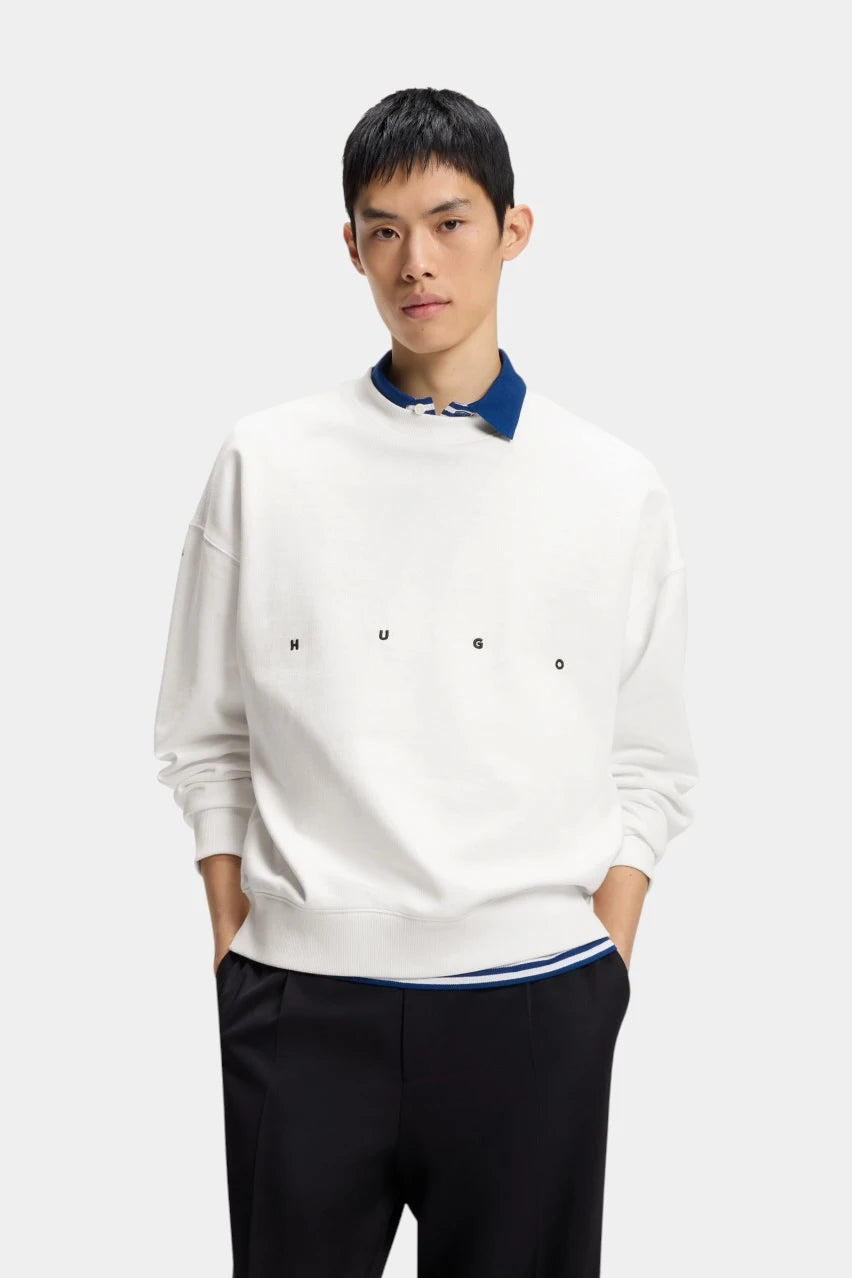 Darislong milky-colored sweatshirt with a back print